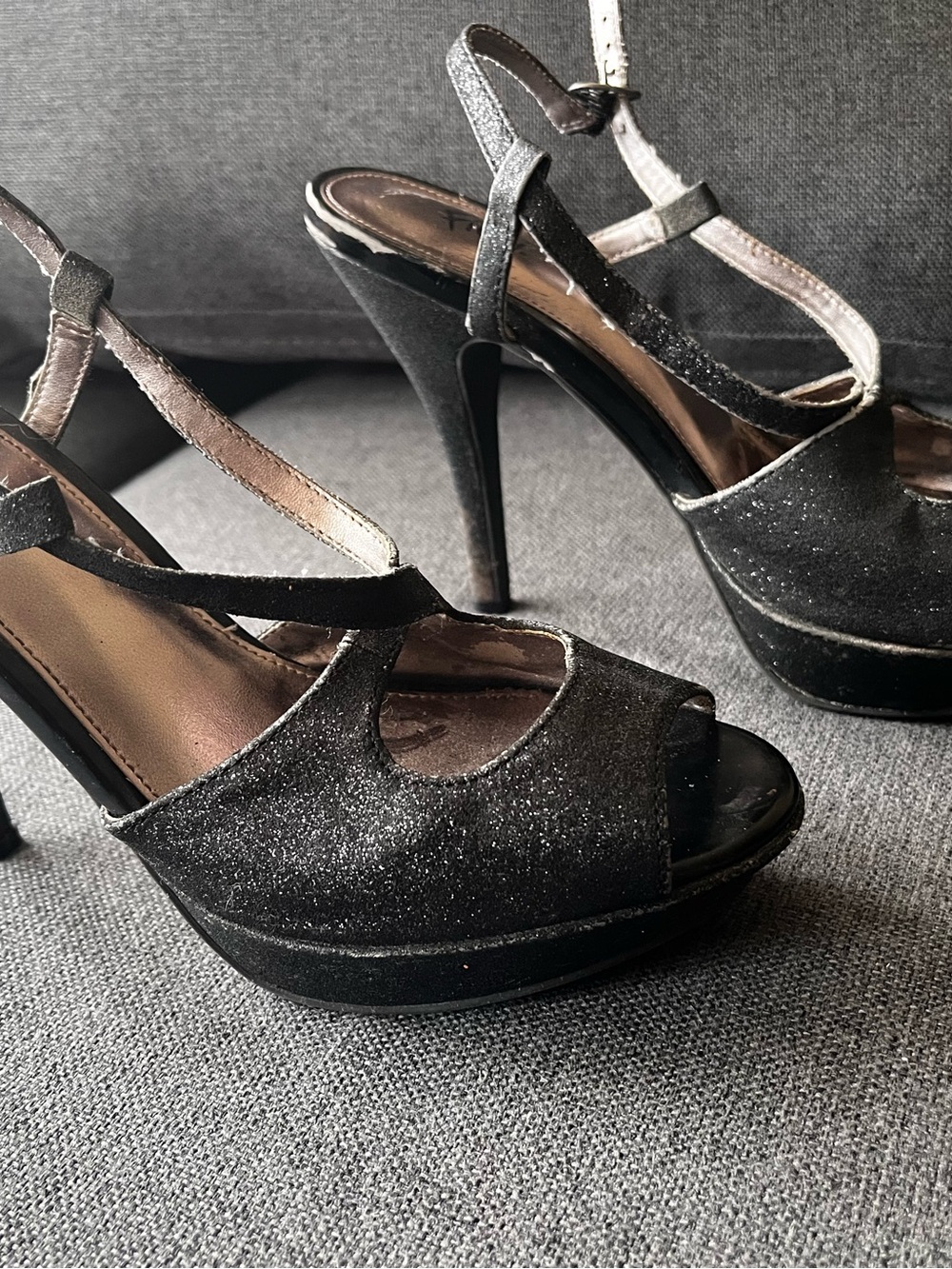 Black Glitter Platform Heels Size 7 Peep Toe Strappy Sandals Fioni